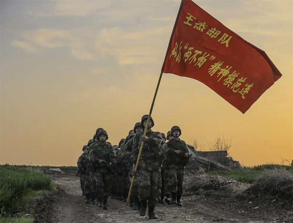 王杰“两不怕”精神,弘扬两不怕精神