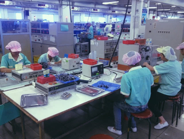 工厂员工想辞职厂里不同意怎么办,员工向公司提出辞职不批