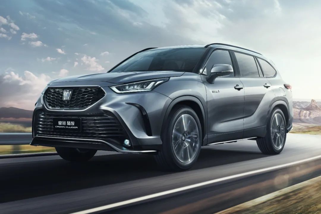 皇冠陆放suv发动机和汉兰达一样么,汉兰达2.5混动评测pk皇冠陆放