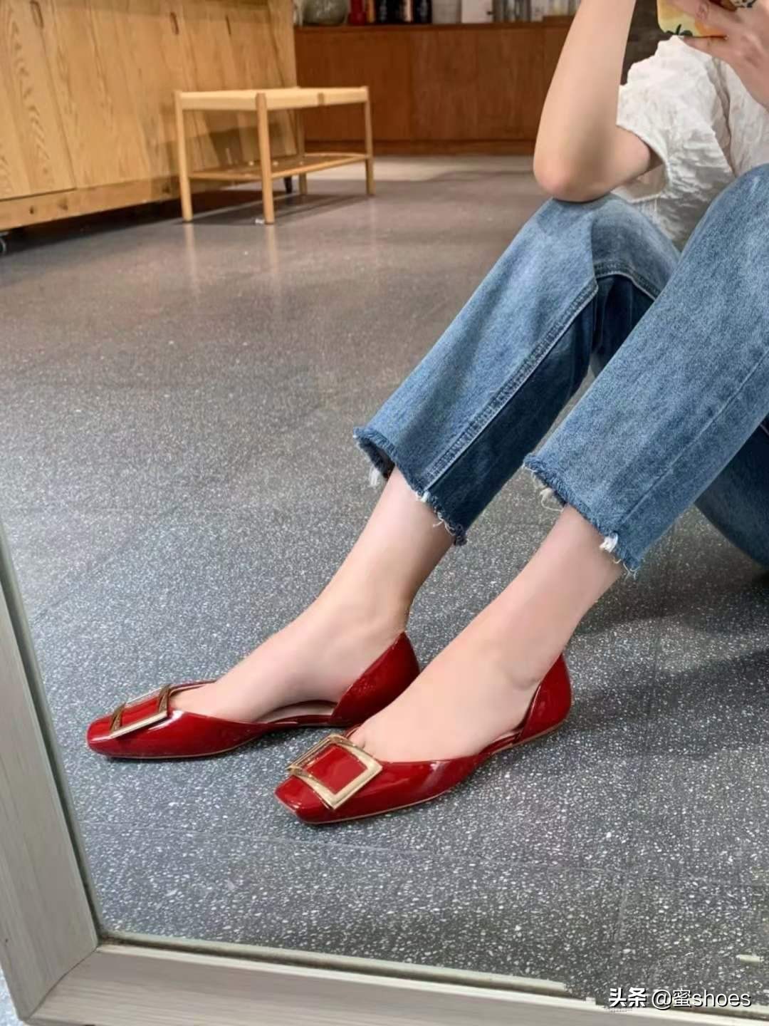 唐嫣衣着宽松引争议,唐嫣的私服穿搭真的知性又温柔