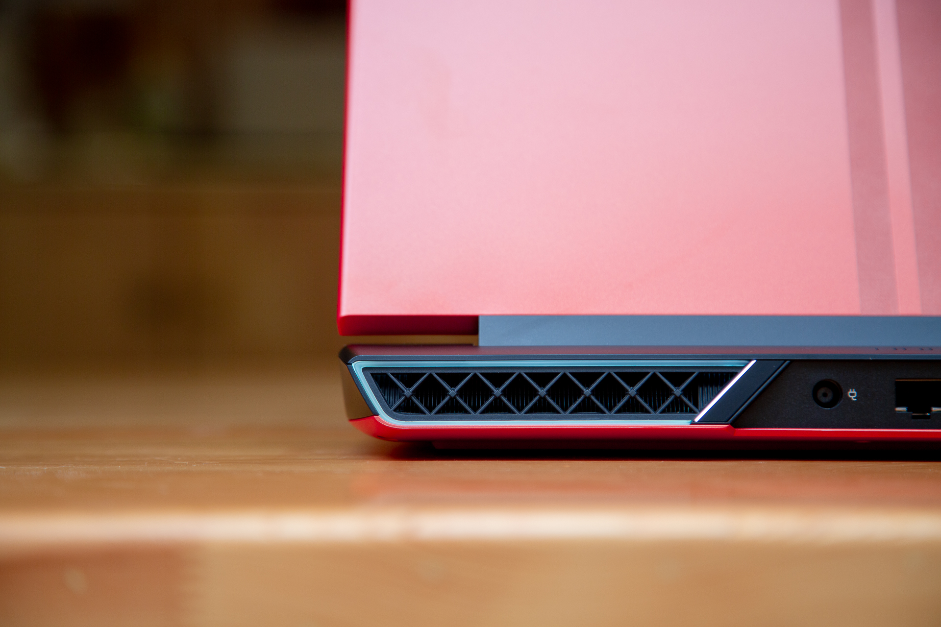 雷神zeror5800h和11800,雷神zero12700h3070ti测评