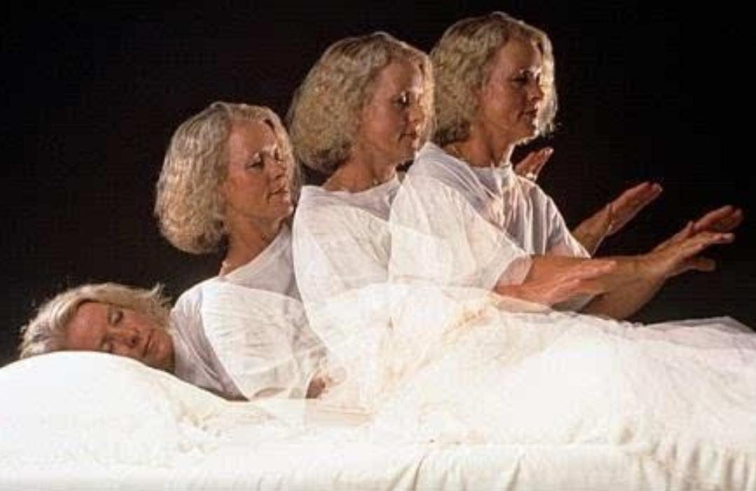 频繁做梦对大脑有好处还是害处,为什么有的时候做梦做的会很奇怪