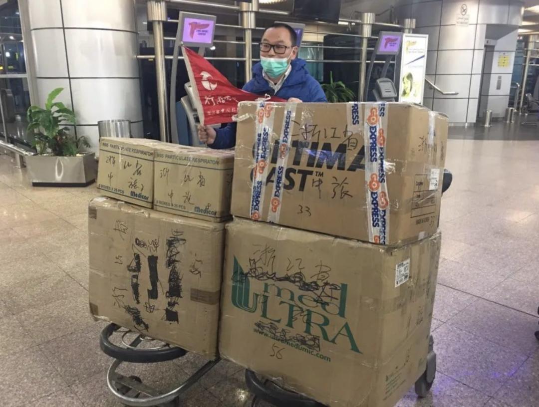 一线|抢在旅游业停摆前，他们做了一次“最美代购人”