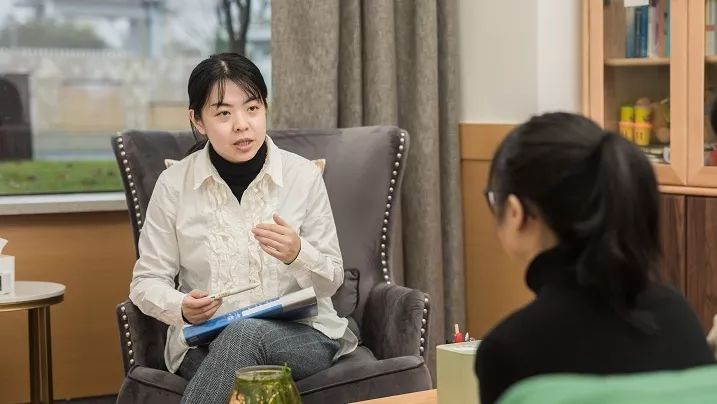 因堕胎失恋自杀两次未果,重度抑郁症病人的救赎之路