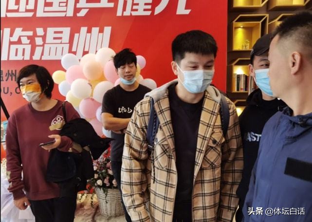 国乒樊振东军装,国乒陈梦新队服