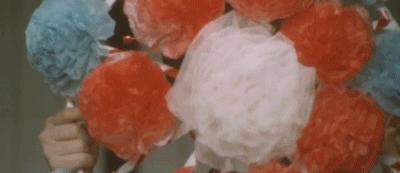 她是私生子，14岁成名，与父亲断绝关系，却在巅峰时期选择隐退