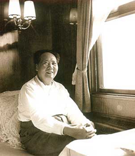 李银桥家里写信给他介绍对象,毛主席看完信:银桥啊,你太老实了