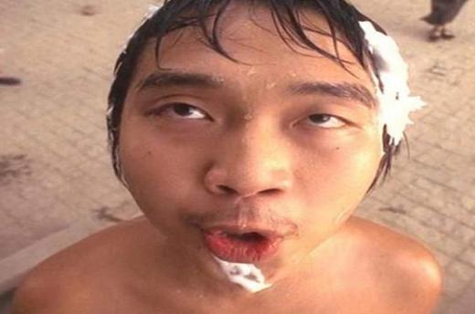 还记得功夫里面的龅牙珍么,功夫片段酱爆说他是绝世高手