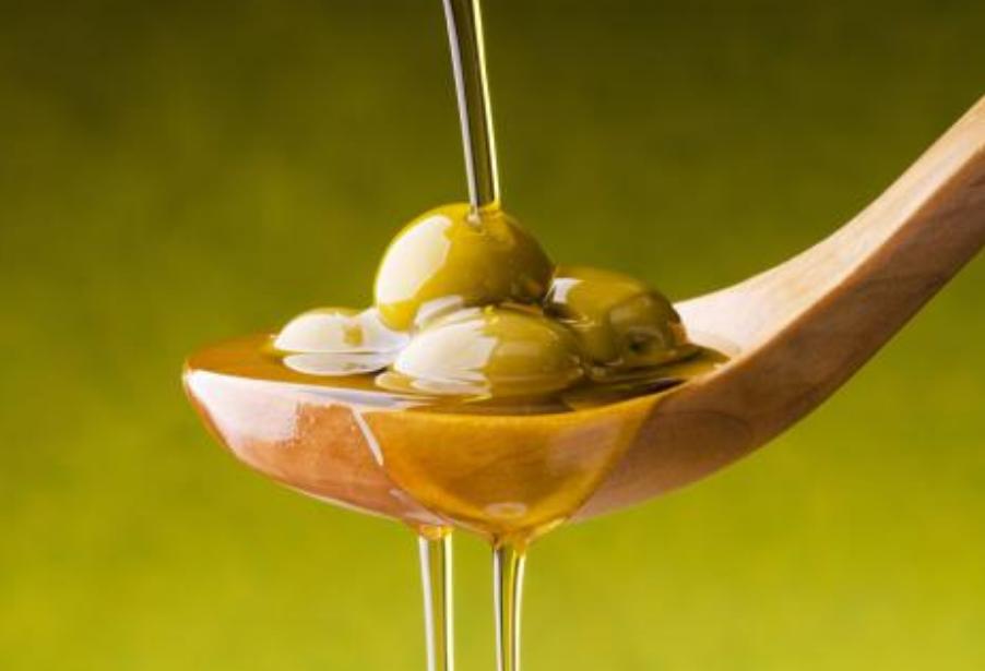 博美狗狗美毛的食物有哪些,博美犬吃什么毛发长得好