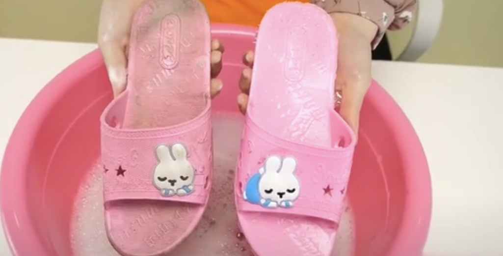 怎么可以让脏拖鞋变成新鞋子,拖鞋鞋垢怎么去除