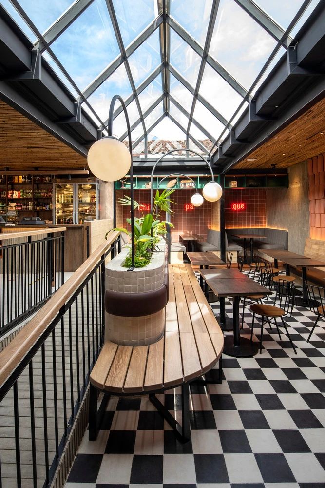 咖啡馆的闲暇时光,咖啡馆里惬意美好的时光