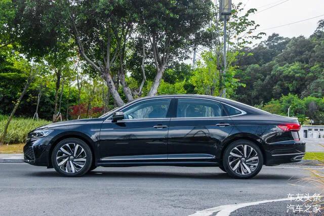 十二月份买帕萨特的感受,21万买个蒙迪欧值得吗