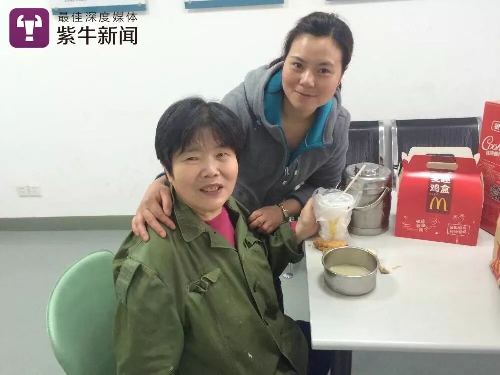 十岁才知道爸爸去世,11岁男孩方知父亲牺牲十年