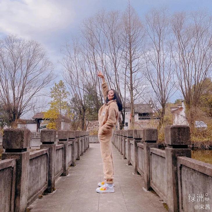 明星们脚上的球鞋，悄悄变贵了