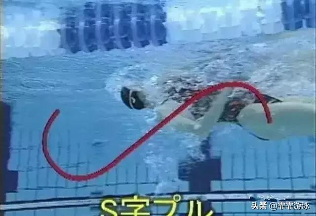 仰泳老是呛水是怎么回事啊,仰泳时鼻子呼气也呛水