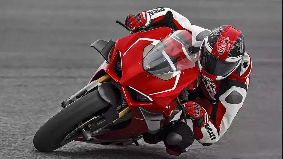 杜卡迪v4超燃视频黑武士,杜卡迪v4大魔鬼帅气视频