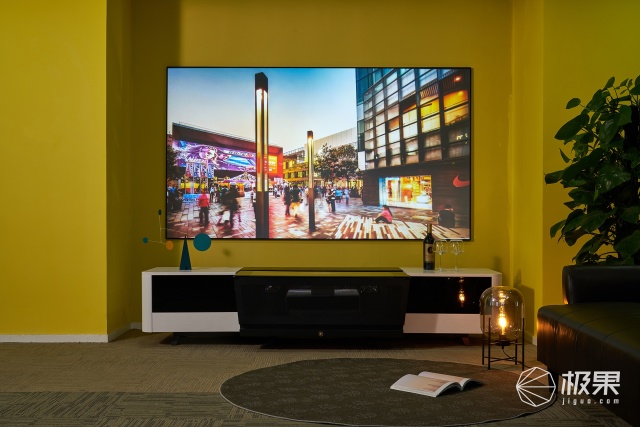 真正的无边框全屏电视机,超薄屏幕无边框电视