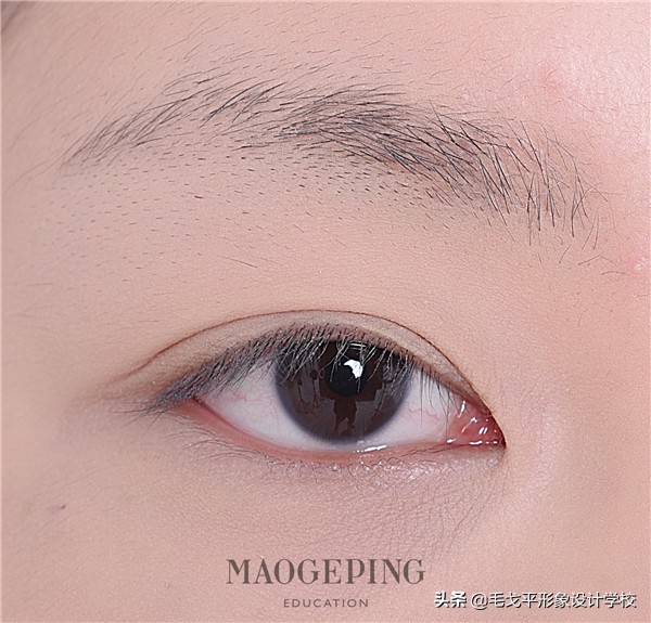 紫色眼妆魅惑,紫色云霞