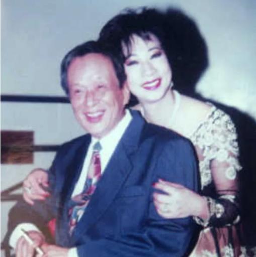 香港5位叔辈明星，本职比演戏更传奇，其中2人各有4个老婆