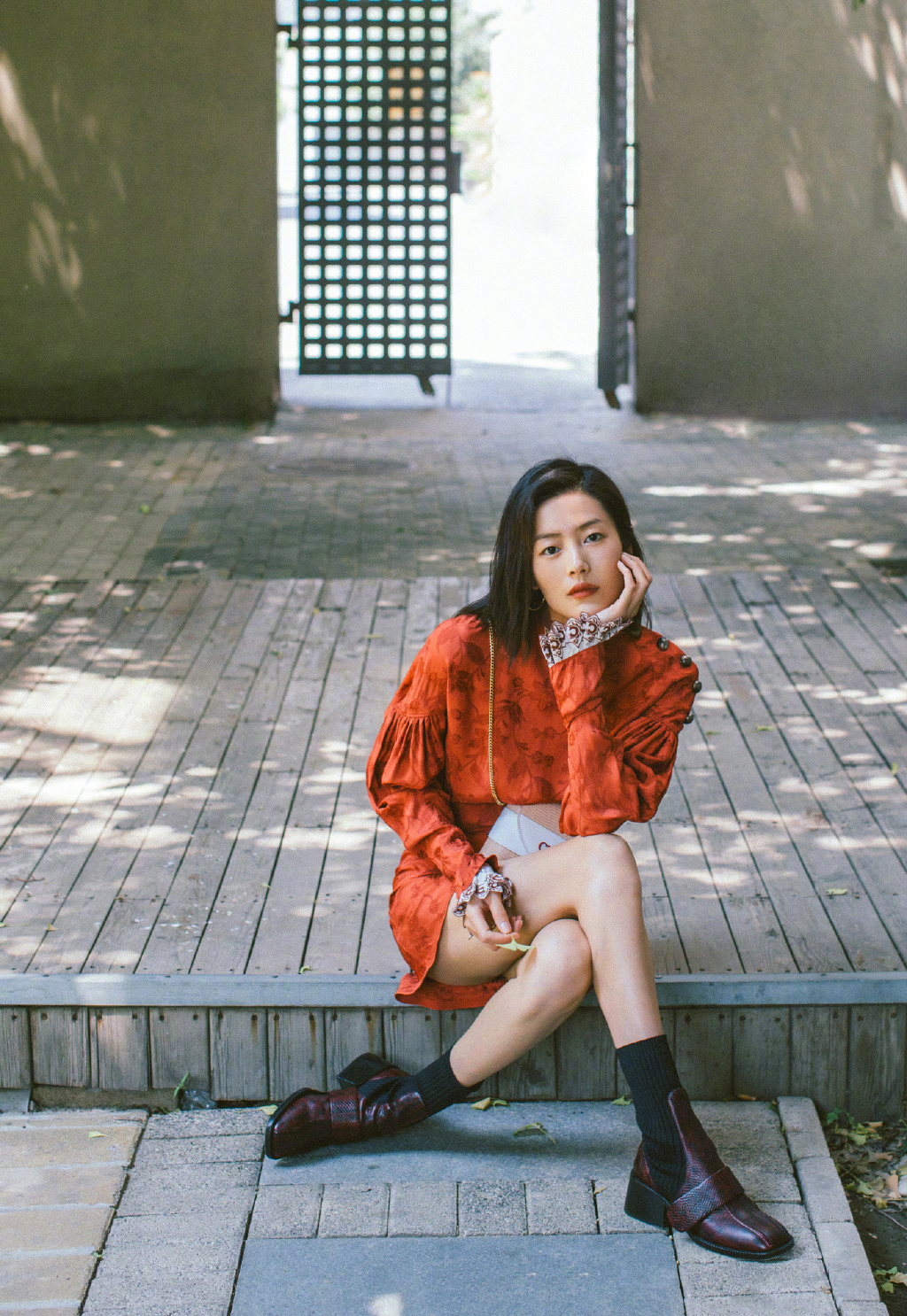 刘雯高级感身材,刘雯长腿大气时尚