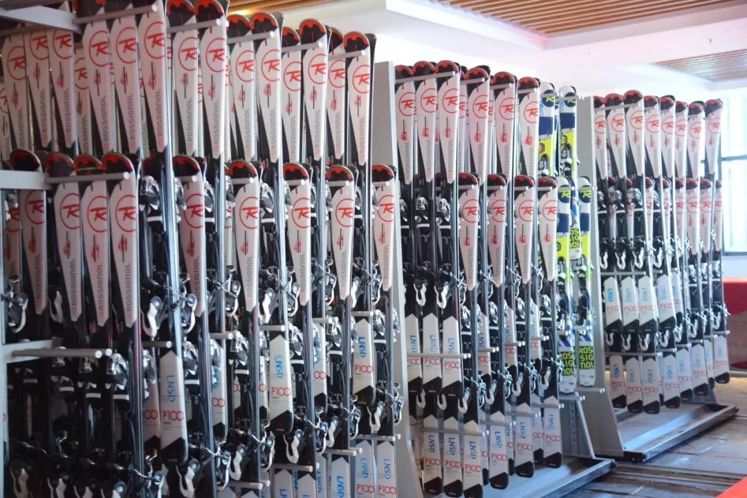 滑雪亲子训练营,冰雪亲子营