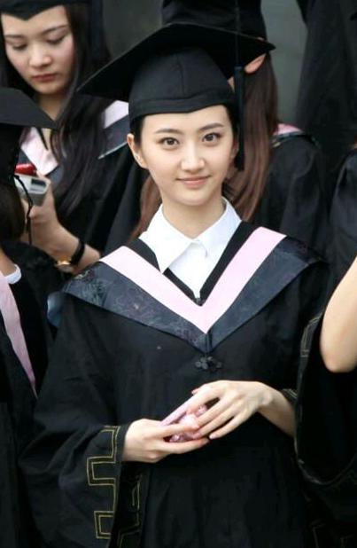 景甜的十年演艺之路,景甜2017年人气爆表势头强劲