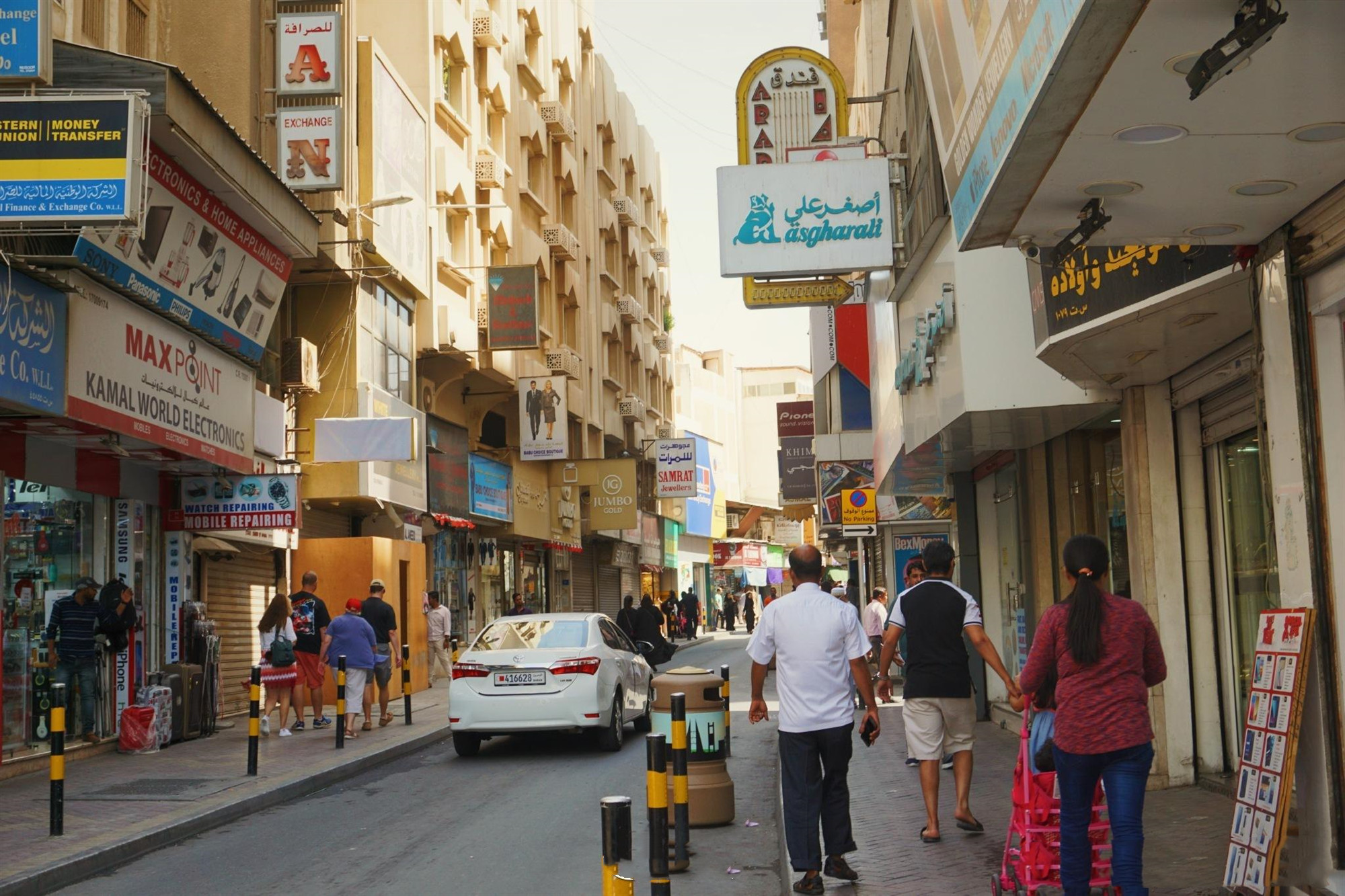 阿联酋是什么时候独立,阿联酋与哪个国家关系比较好
