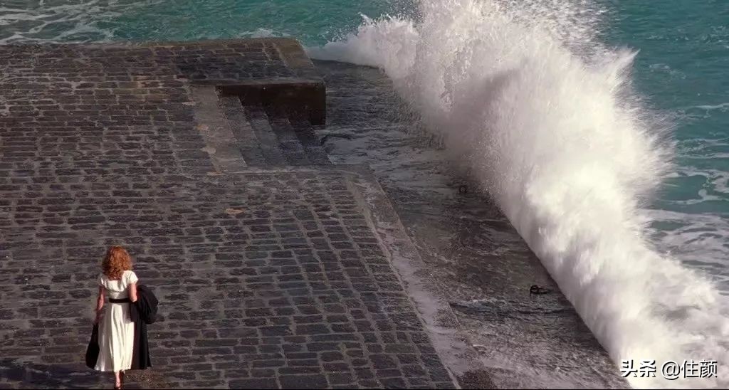 一人住77㎡,2个客厅还不要沙发和茶几,比住豪宅还幸福