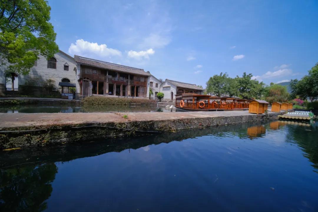 这是一个充满生机的公园怎么说,这是一个充满生机的国度朗诵