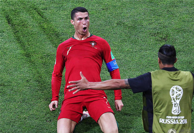 c罗葡萄牙白色长袖球衣,C罗为什么总穿长袖球衣