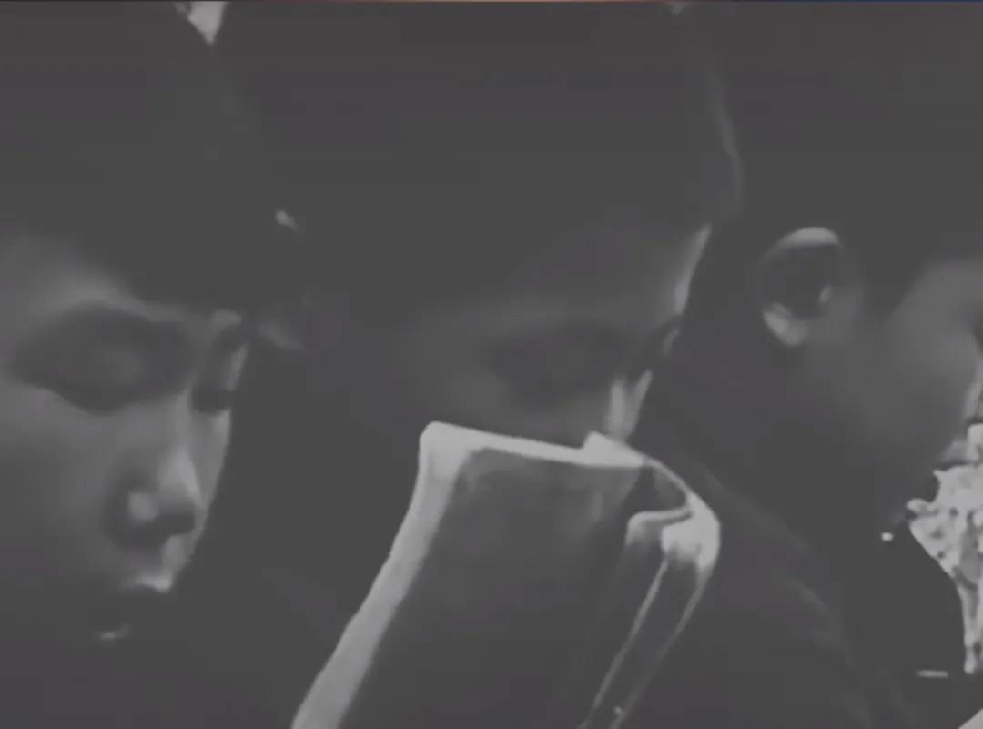 被打的老教授，吃饱的中国人