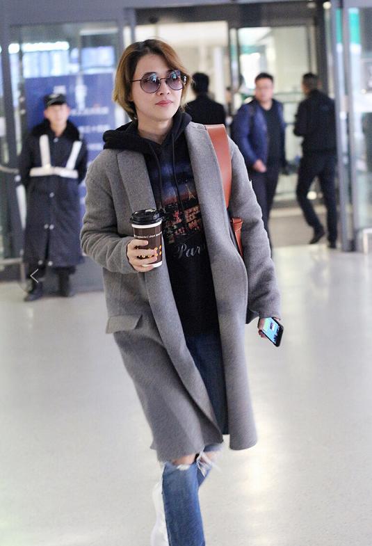 梅婷黑色大衣搭配图,梅婷穿大衣