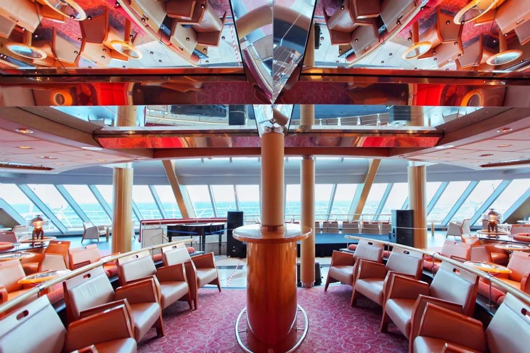 日本防疫钻石公主号邮轮,日本钻石公主号邮轮海上漂多久