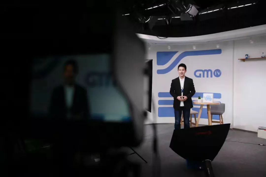 高新一中走出的“北大学长”郑方一，央视主持彰显五四青年风采！