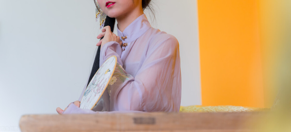 故事：她是一代美姬，大皇子倾慕她连送三千金，登基后却赐她毒酒