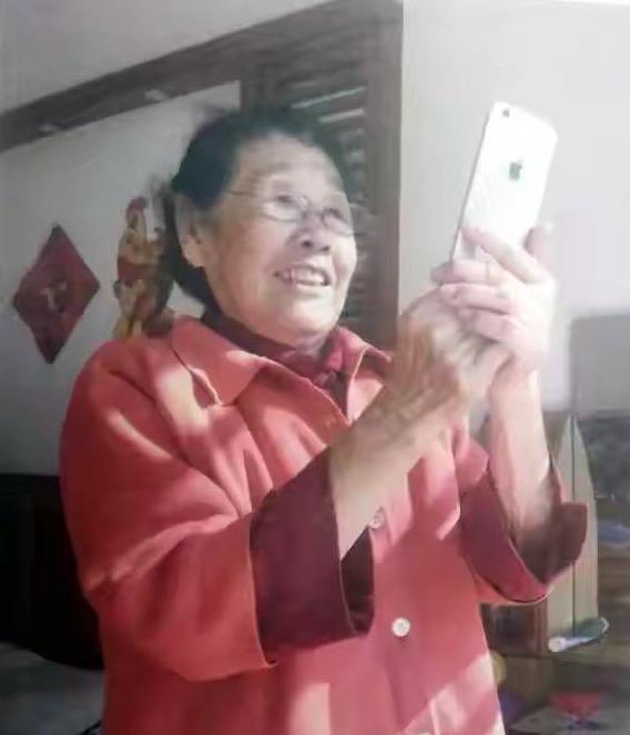 央视主持人敬一丹结过几次婚,敬一丹26岁嫁亿万富翁现如今怎样