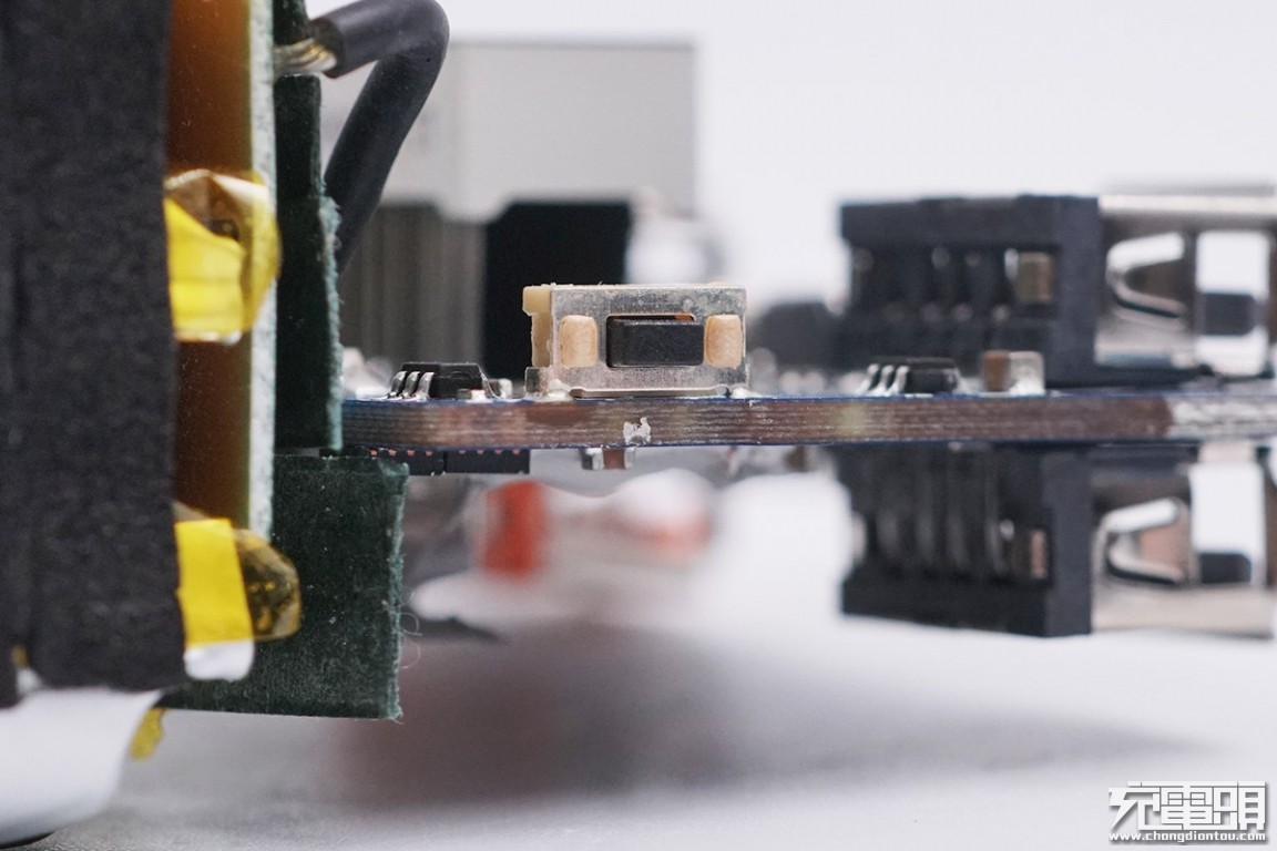 倍思30w超级硅充电器拆解,倍思65w移动电源拆解