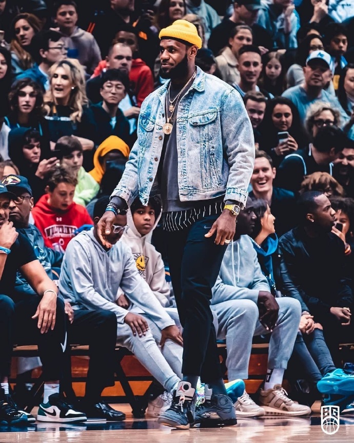 詹姆斯上脚球鞋合集,老詹最新上脚球鞋