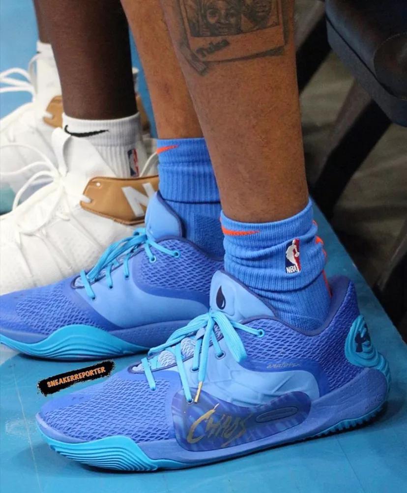 施罗德篮网上脚球鞋,施罗德上脚欧文球鞋