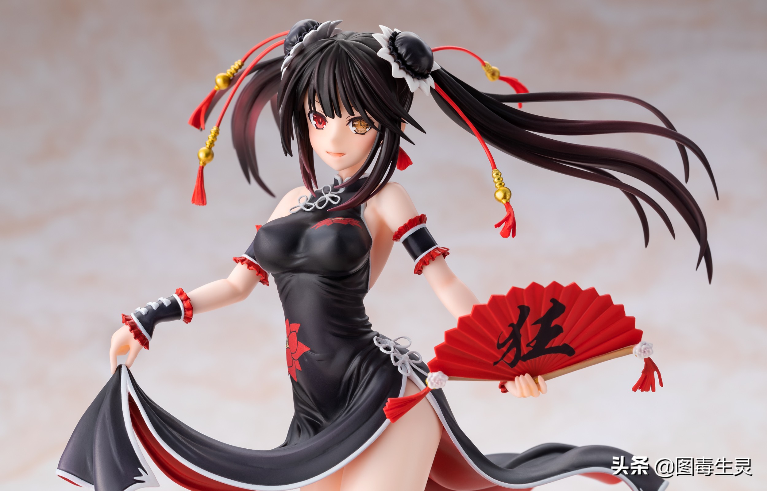 手持狂字折扇身穿黑红旗袍-时崎狂三爆乳中华娘造型手办