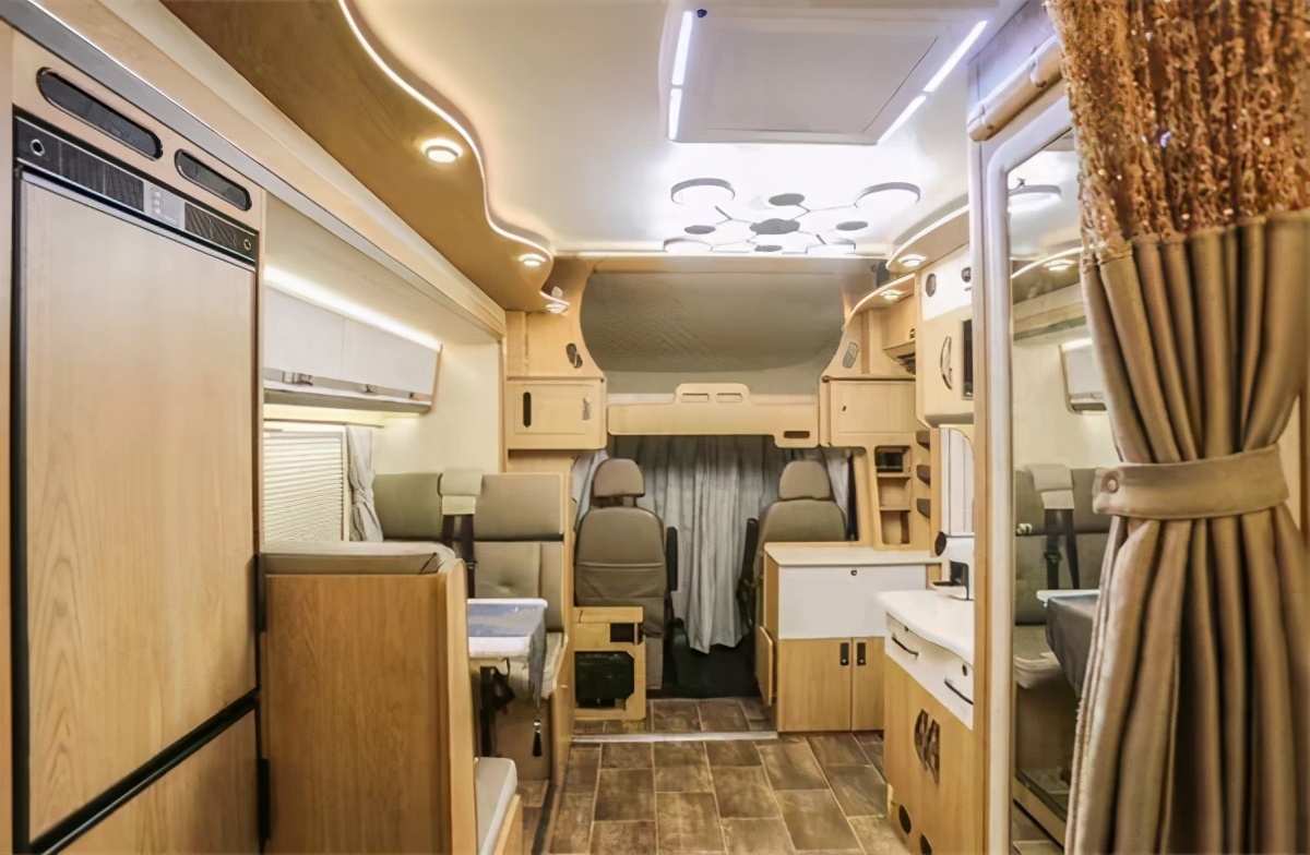 30天X24小时无忧用电缺陷为零戴德e途房车完美质量打造常青的品牌