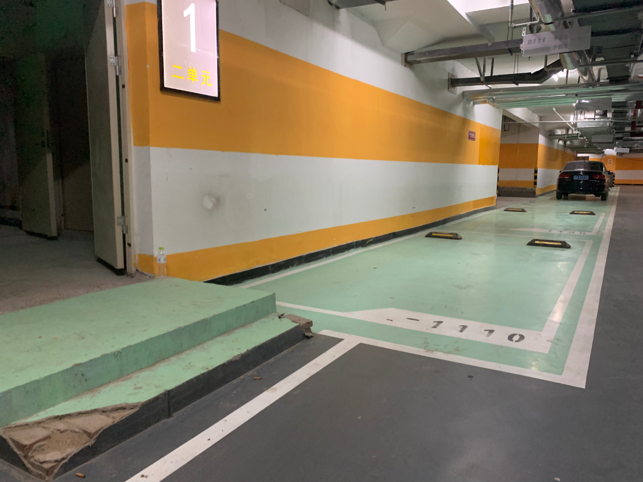 车位宽度不够削承重柱来凑,地下车位宽度不够维权