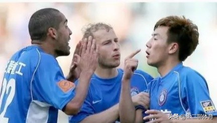 谁才是中国足球界历史第一人,谁是中国足球留洋第一人