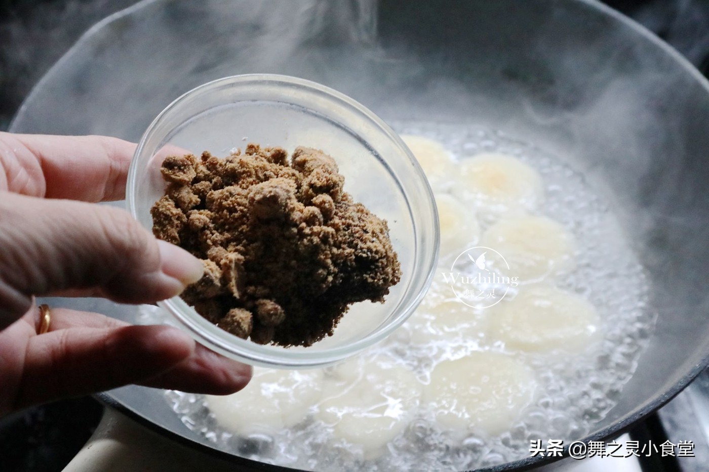 怎么做正宗的长沙糖油粑粑,糖油粑粑长沙传统小吃软糯香甜