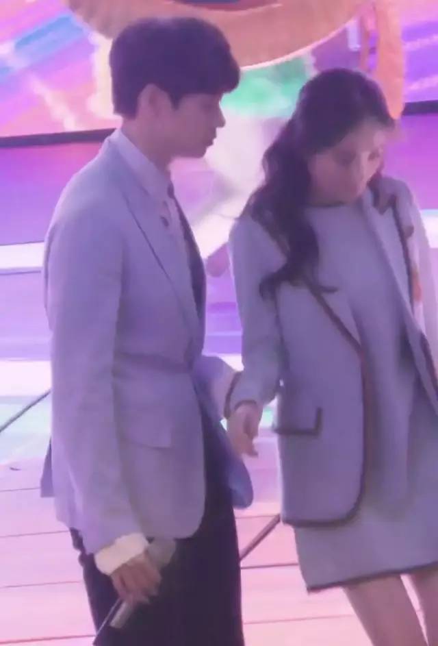 魏大勋杨幂亲密照,杨幂和魏大勋的高甜合集