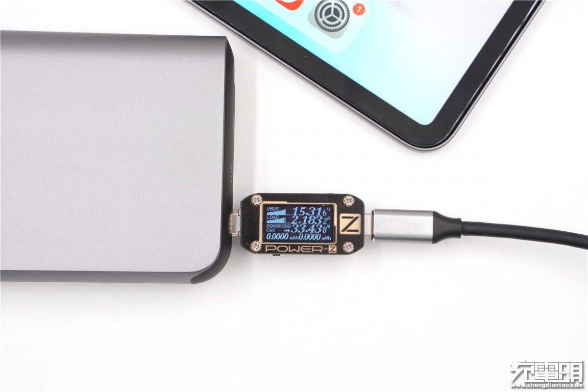 绿巨能22.5瓦充电器,绿巨能18w移动电源评测