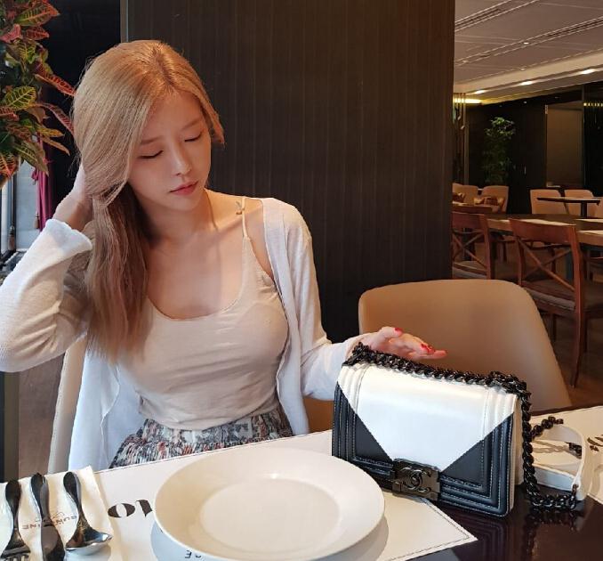 熊猫直播倒闭主播在哪里直播,熊猫直播一哥一姐是谁