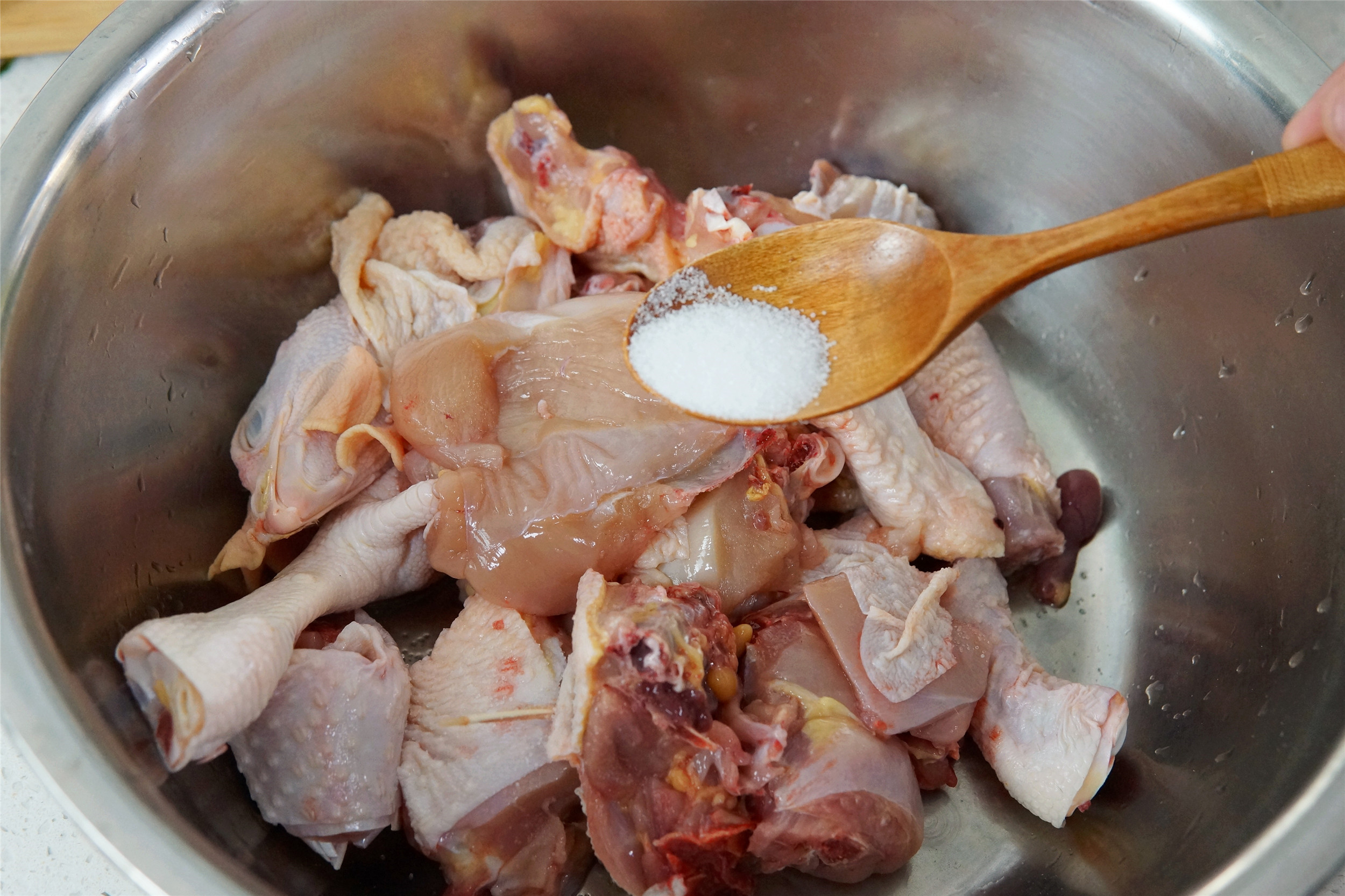 炖鸡汤时别焯水,炖鸡时切记别直接焯水
