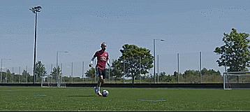 怎么传出直塞,内贴地弧线传球怎么传的