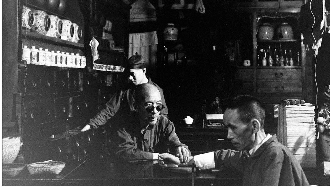 女儿死于瘟疫后，日本医生才发现中医能治“不治之症”，悔已晚